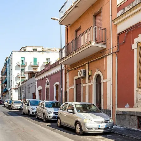 Rising Sun - With Private Bathrooms Alloggio in famiglia Catania